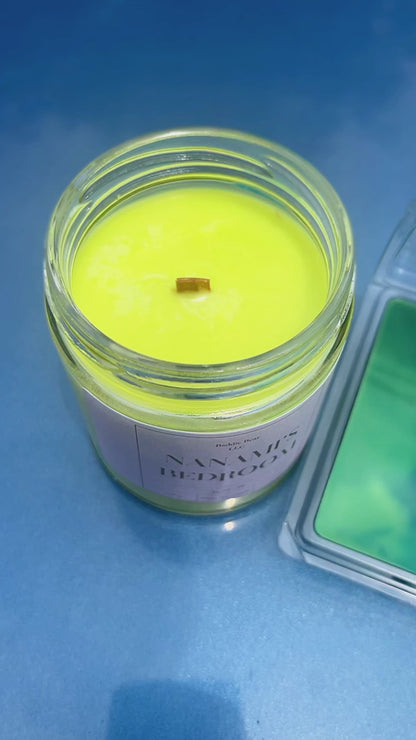 NANAMi’s bedroom anime Candle